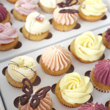 Indlæs billede til gallerivisning Bestil minicupcakes med sommerfugle hos Snirkleriet, Aarhus
